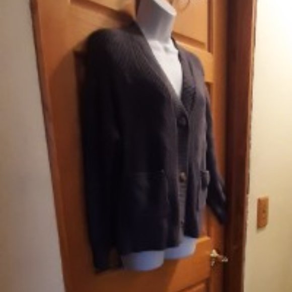 Button down sweater - Picture 3 of 6